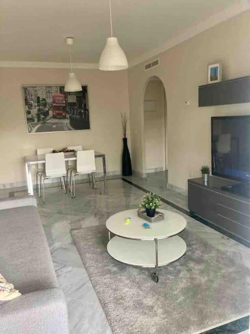 Apartamento Urb Dama De Noche 5 Pax Y Terraza En Puerto Banus *