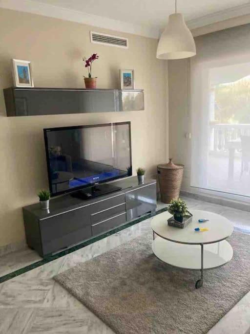 Apartamento Urb Dama De Noche 5 Pax Y Terraza En Puerto Banus Marbella